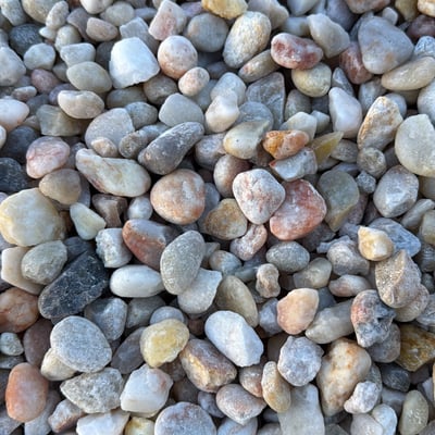 7/8" White Quartzite Gravel Image