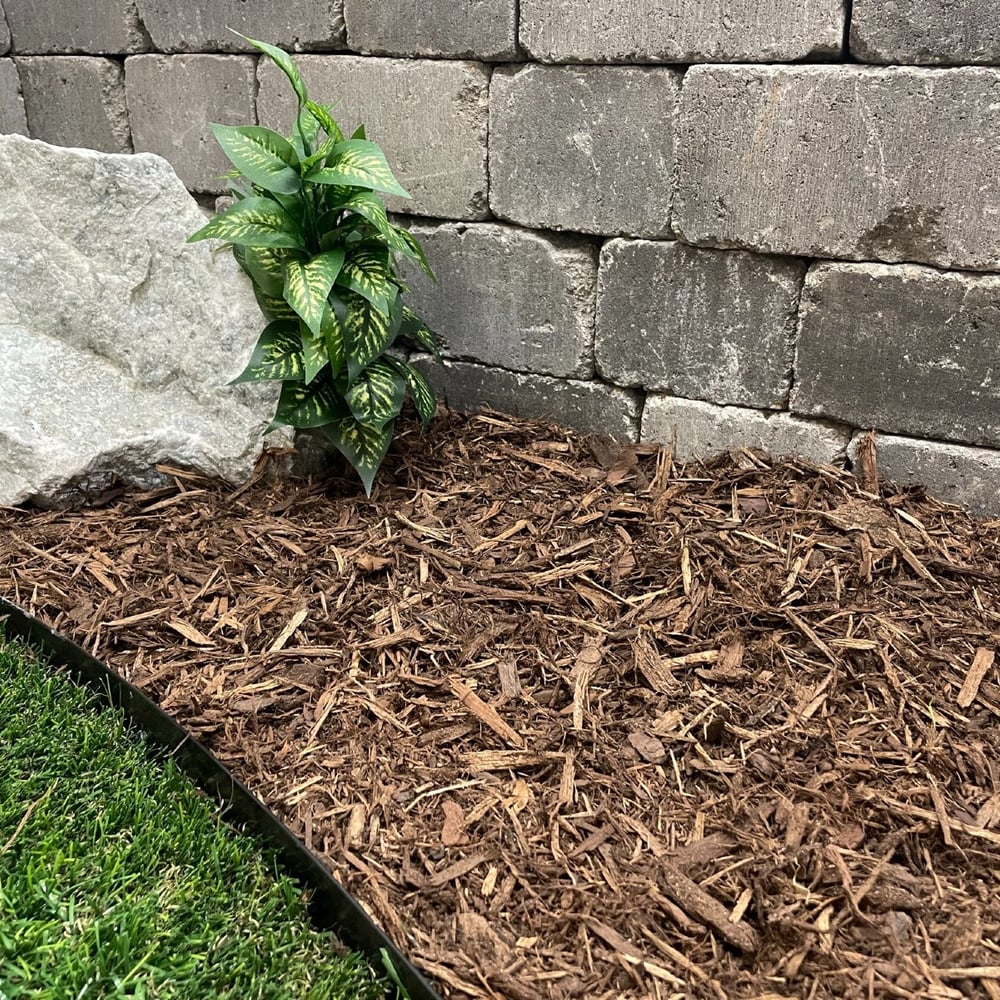 Shredded Hardwood Bark (2 cubic feet bag)