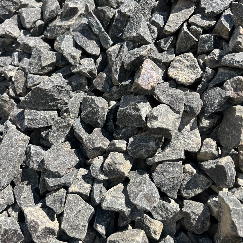 1 - 1/4" Basalt Chips