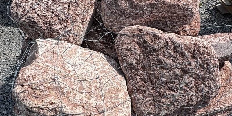 MARIDIAN RED TUMBLED BOULDER 12"-18"