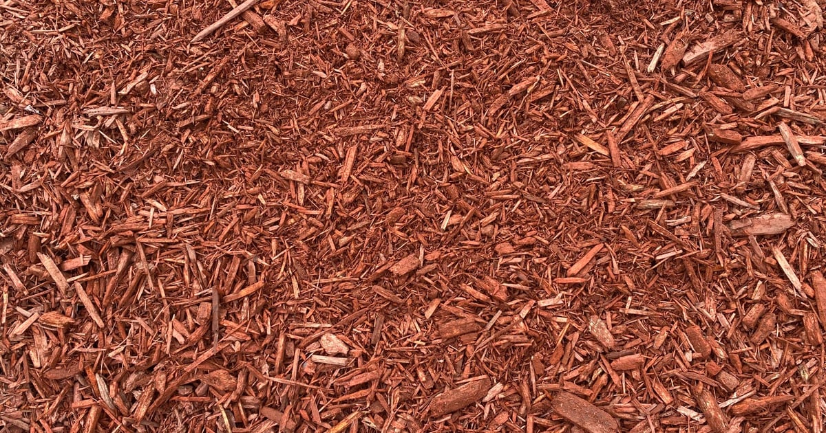 Missoula Red Dyed Mulch Delivery - Recycled Pallet Mulch - Little Dumps