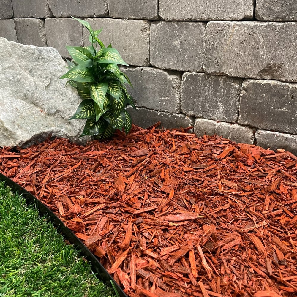 Red Majestic Mulch (2 cubic feet bag)