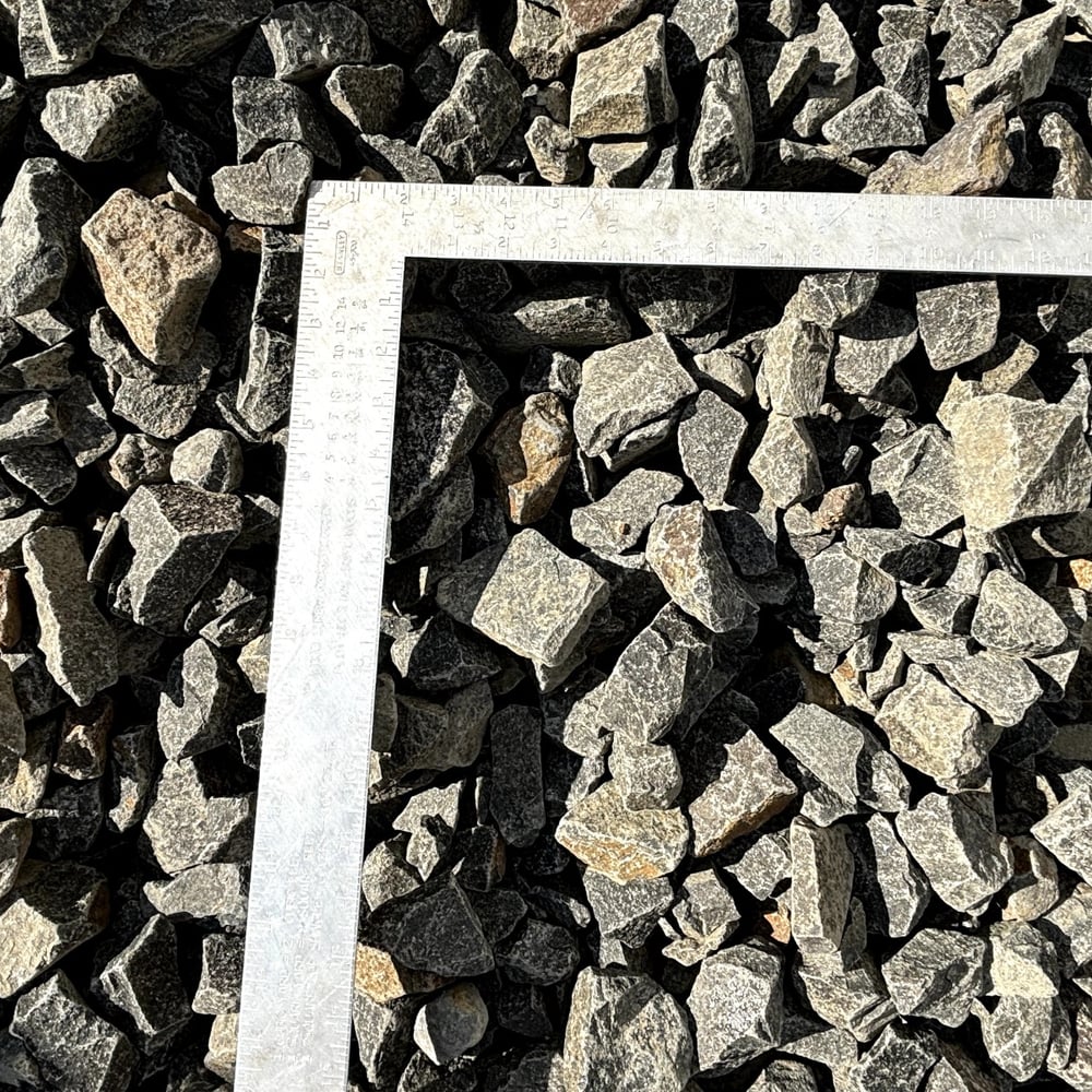 2 1/2" Basalt Chips (Reardan)