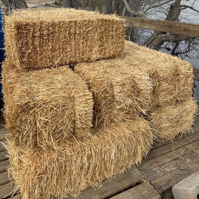 Straw Bale Image