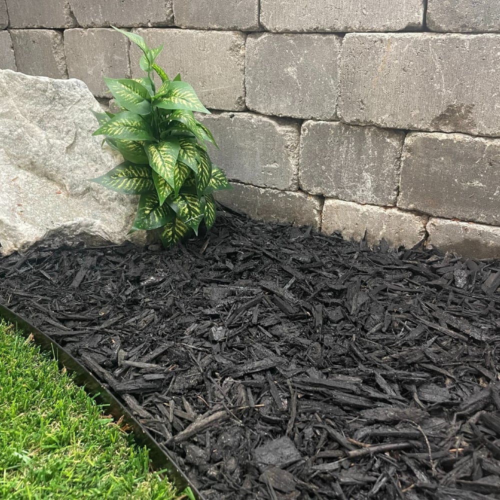 Black Majestic Mulch (2 cubic feet Bag)