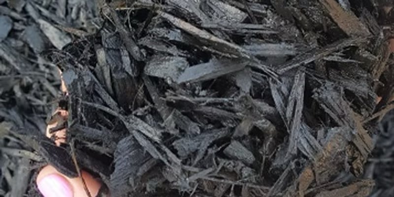 Designer Black Dyed Mulch