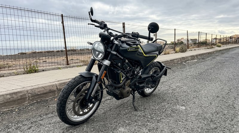 Husqvarna SVARTPILEN 401 ABS