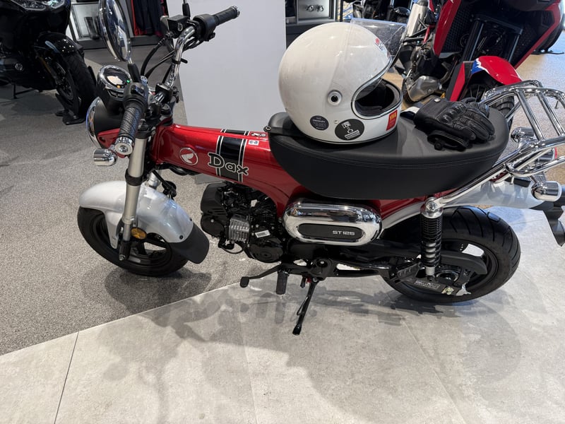 Honda ST 125 DAX