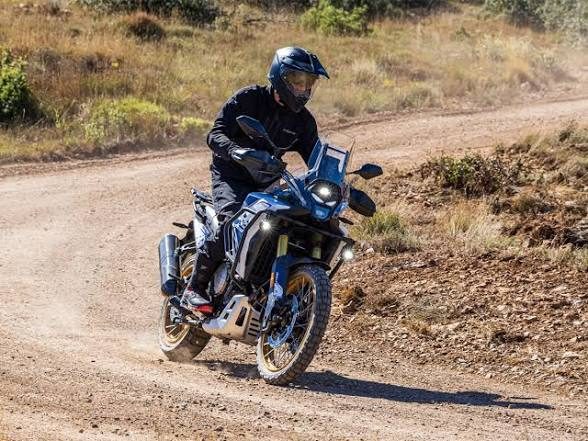 VOGE  800 rally