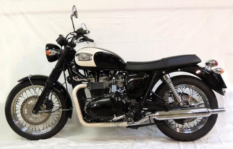 Triumph BONNEVILLE T100
