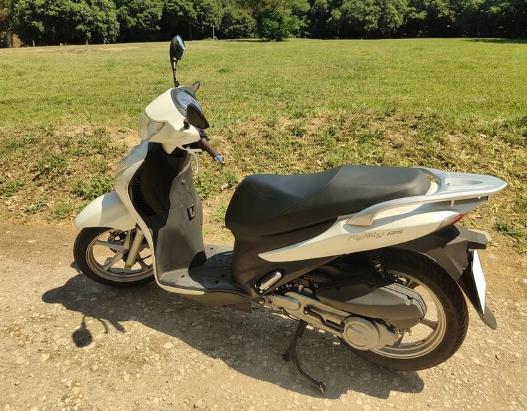 Suzuki SIXTEEN 125