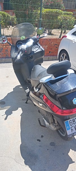 Piaggio-Vespa XEVO 250