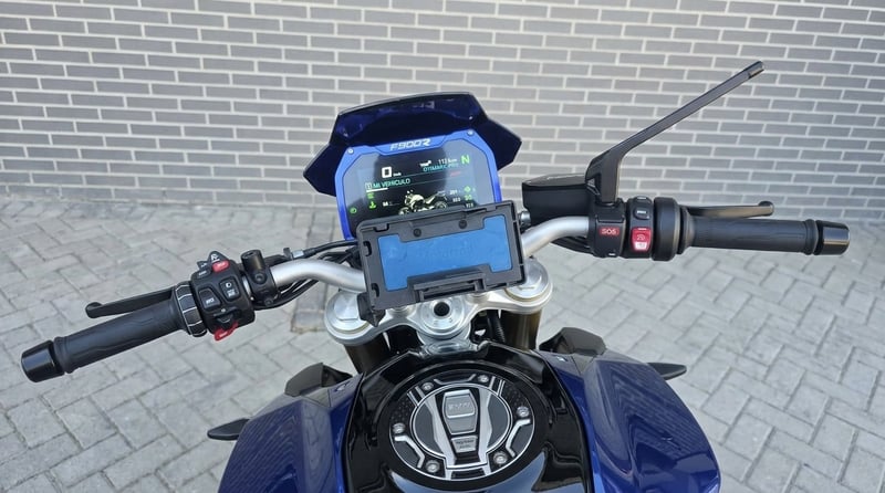 BMW F 900 R