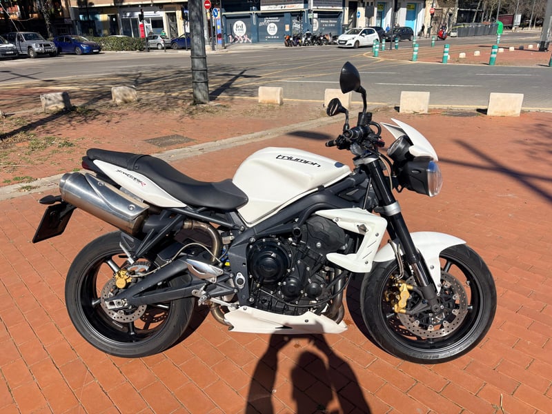 Triumph STREET TRIPLE 675 R