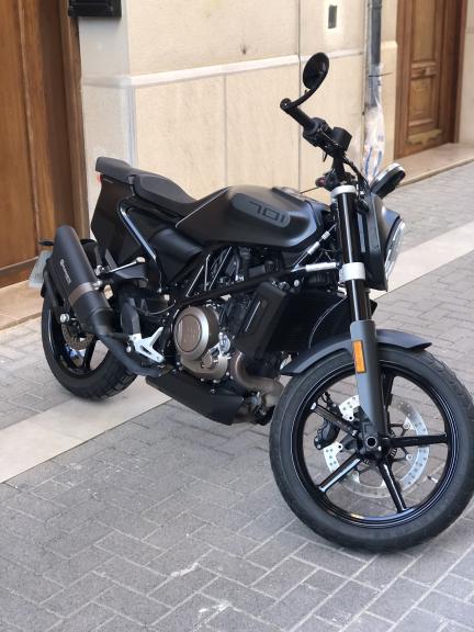 Husqvarna SVARTPILEN 701 ABS