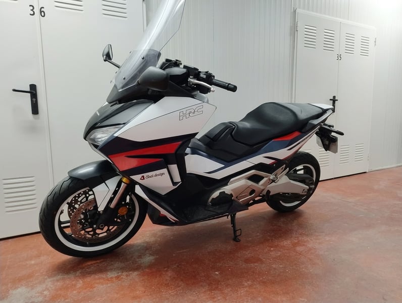 Honda Forza 750