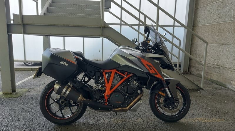 KTM 1290 SUPER DUKE GT ABS