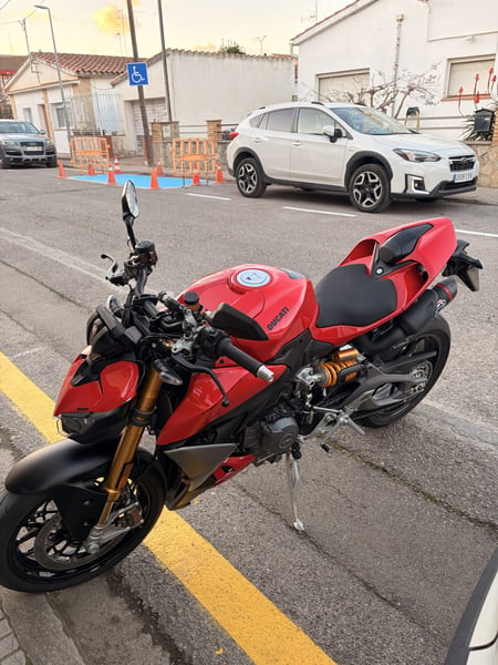 Ducati Streetfighter V2
