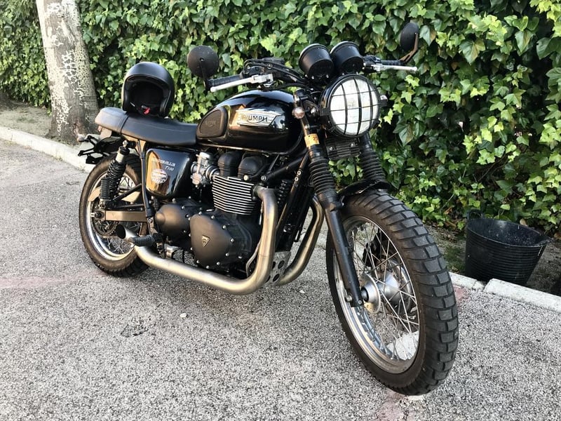 Triumph BONNEVILLE T100 900