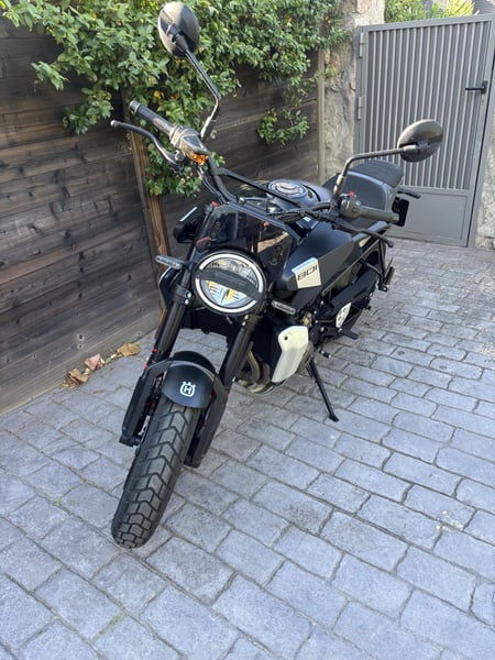 Husqvarna SVARTPILEN 801 ABS
