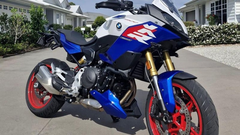 BMW F 900 XR