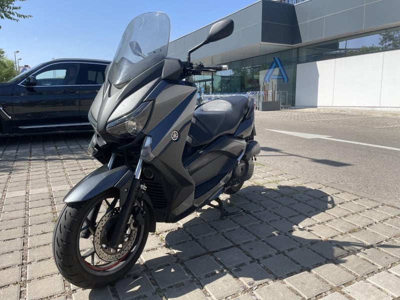 Yamaha X-MAX 125