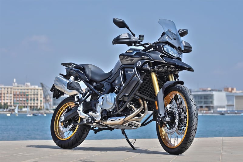 VOGE 900DSX