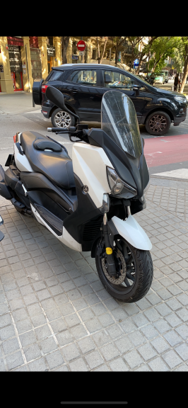 Yamaha X-MAX 400