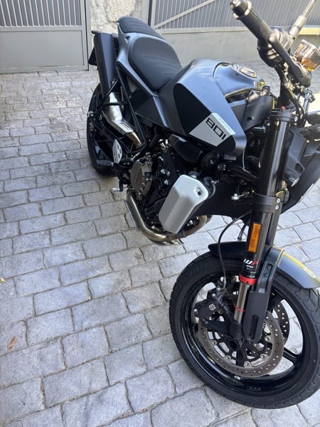 Husqvarna SVARTPILEN 801 ABS