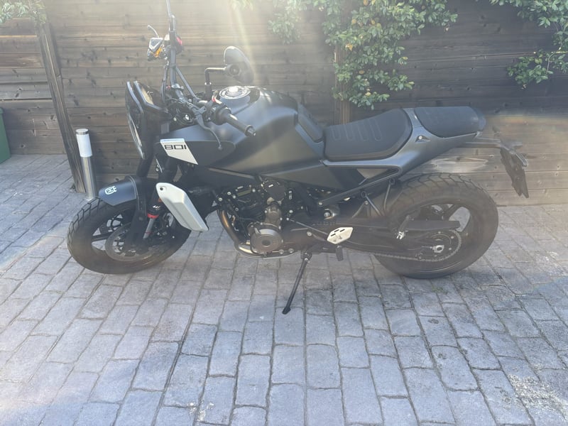 Husqvarna SVARTPILEN 801 ABS