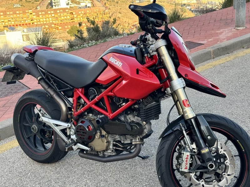 Ducati 1100 HYPERMOTARD S 