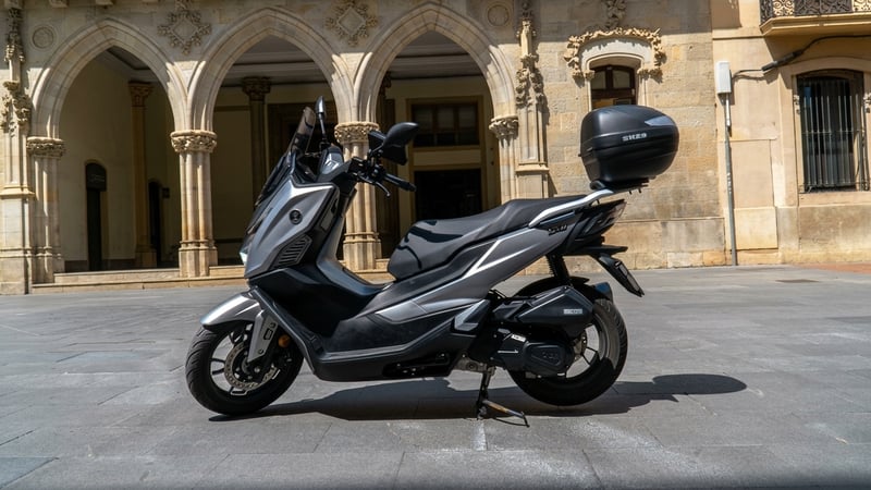 VOGE SR1 125