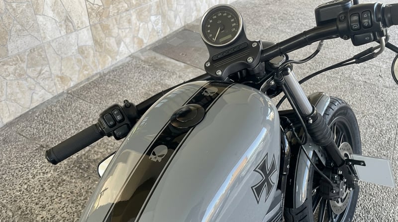 Harley Davidson SPORTSTER 883 
