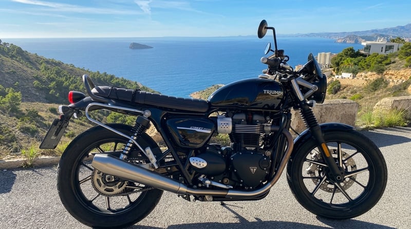 Triumph STREET TWIN 900