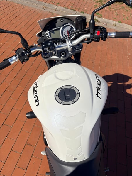 Triumph STREET TRIPLE 675 R