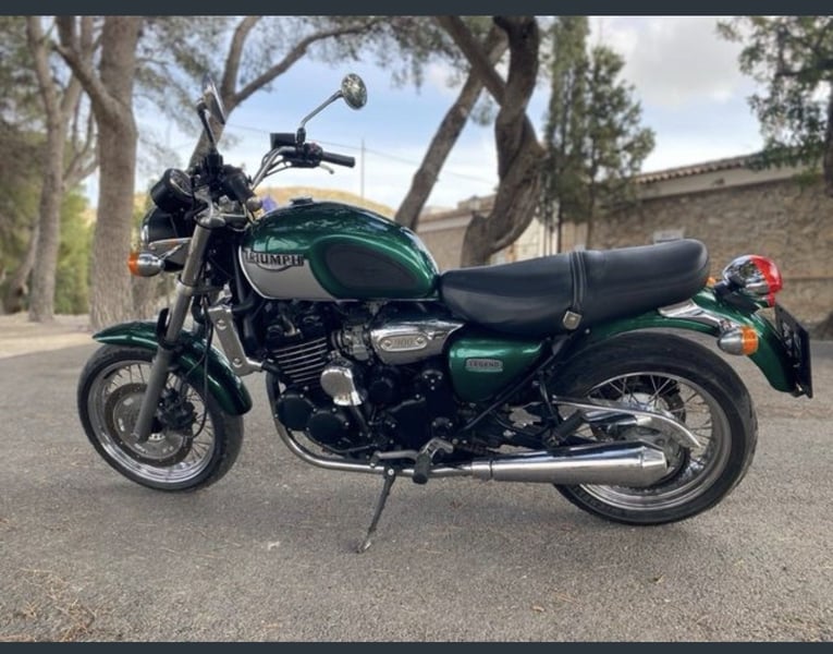 Triumph LEGEND 900 TT
