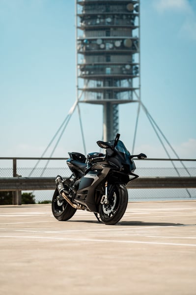 Yamaha R9
