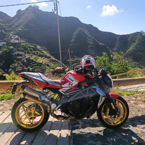 MV Agusta BRUTALE 990 R