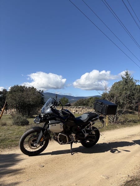 BMW F900GS