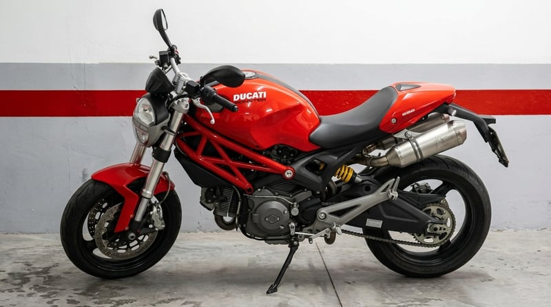 Ducati 696 MONSTER 