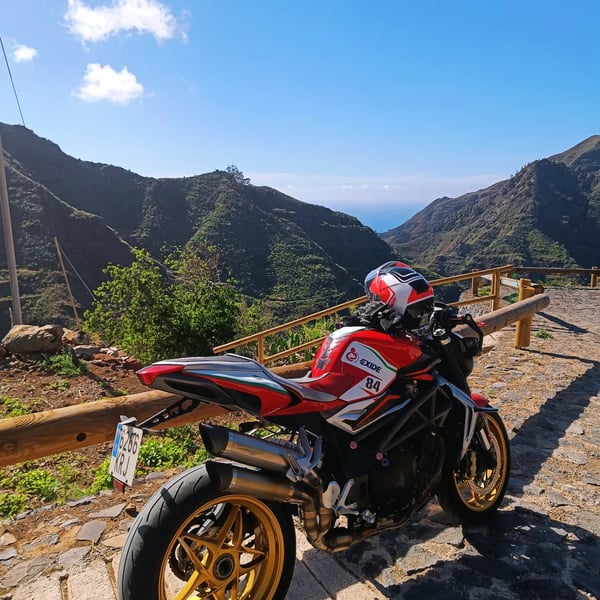 MV Agusta BRUTALE 990 R