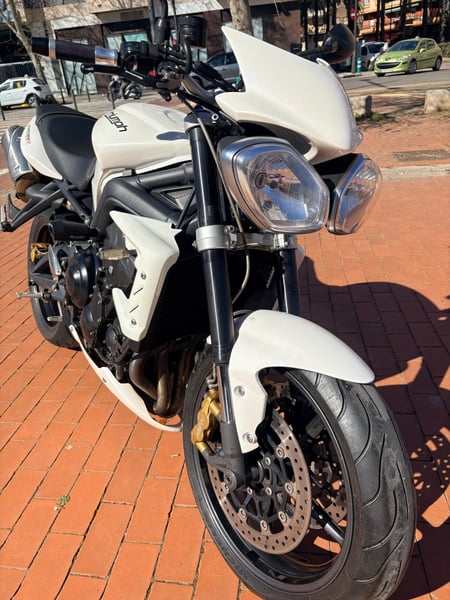 Triumph STREET TRIPLE 675 R