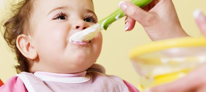 A Guide to Introducing Solid Foods to Your Baby
