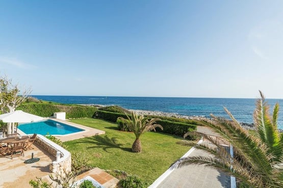 Villa rentals in Binibeca