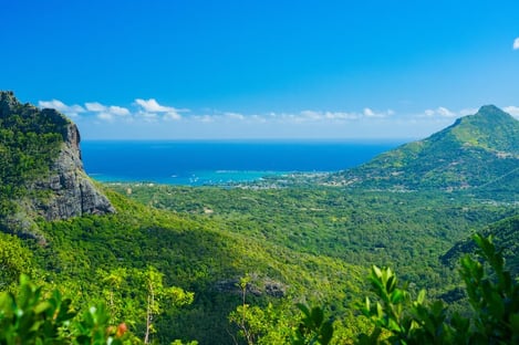 1 - A hike in an enchanting setting (and adapted to all levels!)