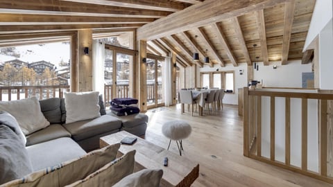 Villa Chalet Le Cimes Joseray, Rental in Northern Alps