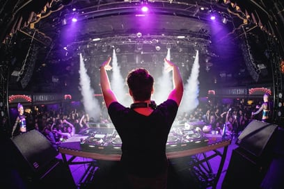 Profiter de la vie nocturne à Mykonos