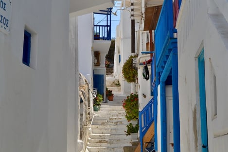 Walking through the streets of Choras, Mykonos town