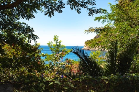 Faire une petite randonnée à Kéa