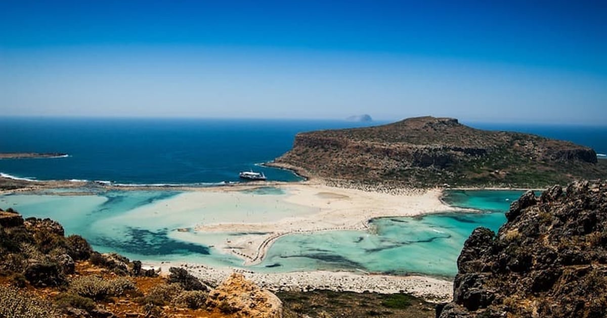 Soak up some Sunshine at Crete's Most Beautiful Beaches | Villanovo